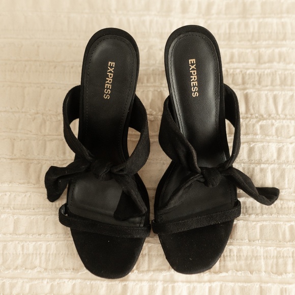 Women’s Express Black Suede Bowtie Slip On Sandals size 8‎ - Picture 1 of 11